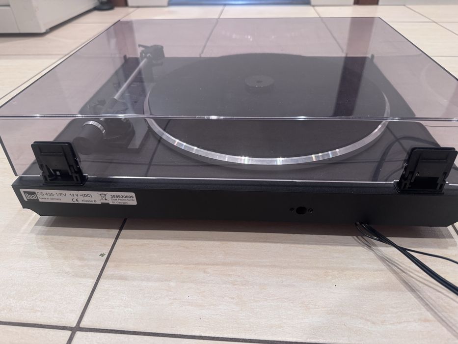 Dual CS 435-1/EV gramofon z wbudowanym przedwzmacniaczem