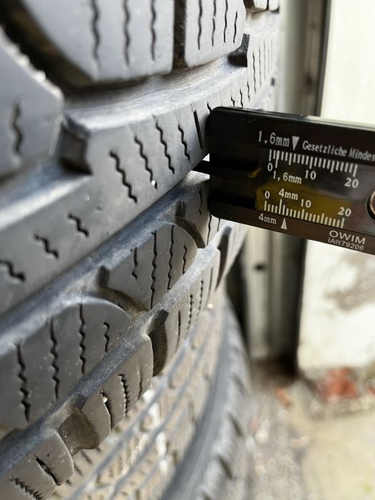 Opony zimowe 215/70R16
