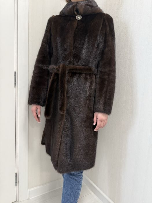 Норкова шуба коричнева