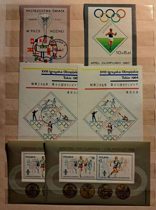 Arkusiki oraz bloczki filatelistyczne.