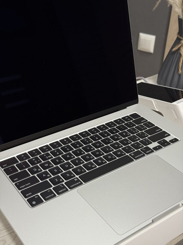 Macbook Air 15’ M2 16/512gb Silver 2022 рік