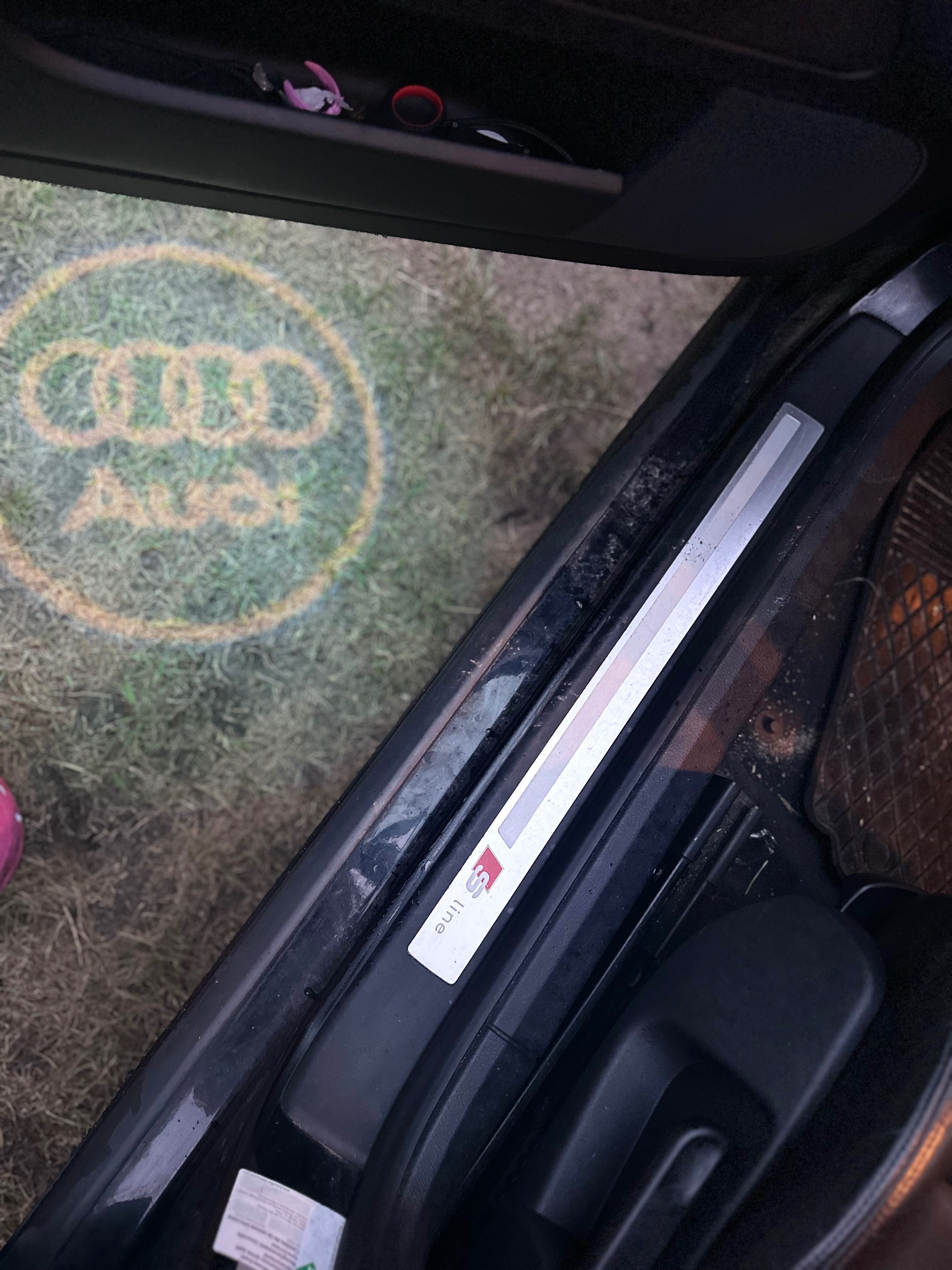 Samochód audi a4b7
