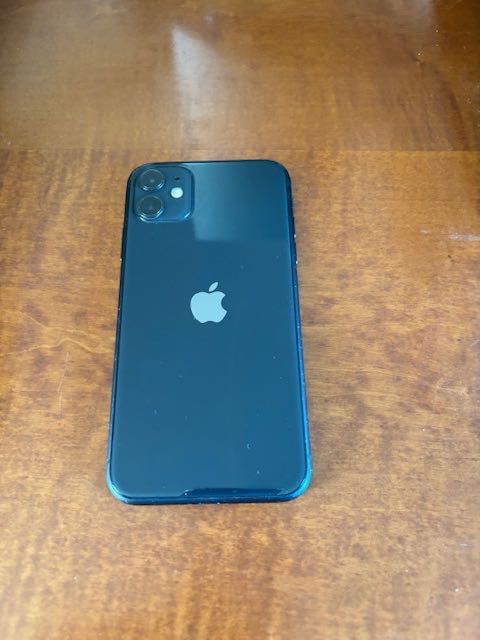 iPhone 11 com 64 GB