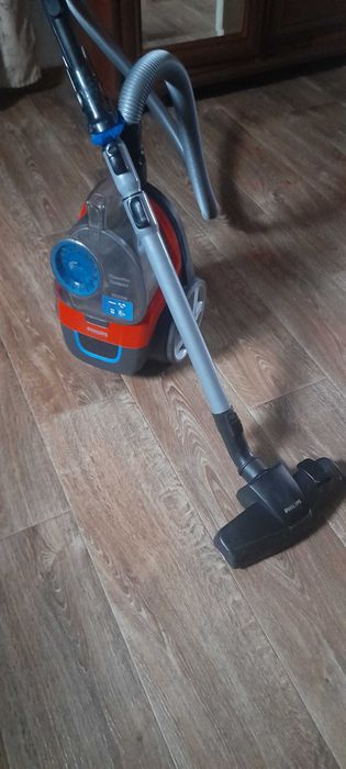 Продам пилосос PHILIPS