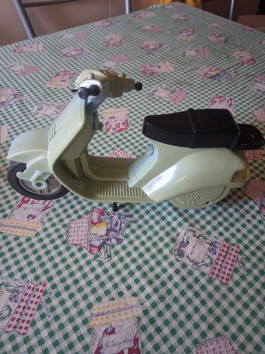 Bonecas,  barbie carro e mota