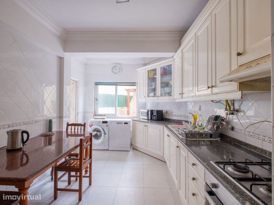 Apartamento T4, para venda, Caldas da Rainha