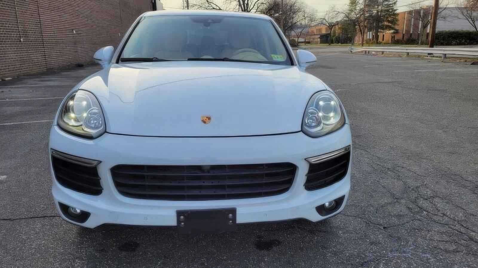 2016   Porsche     Cayenne