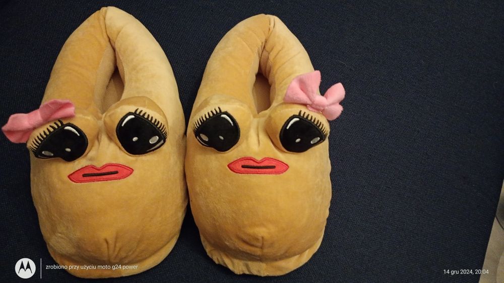 Kapcie damskie Pou rozmiar 40/41