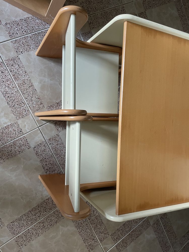 Mesa para quarto de criança