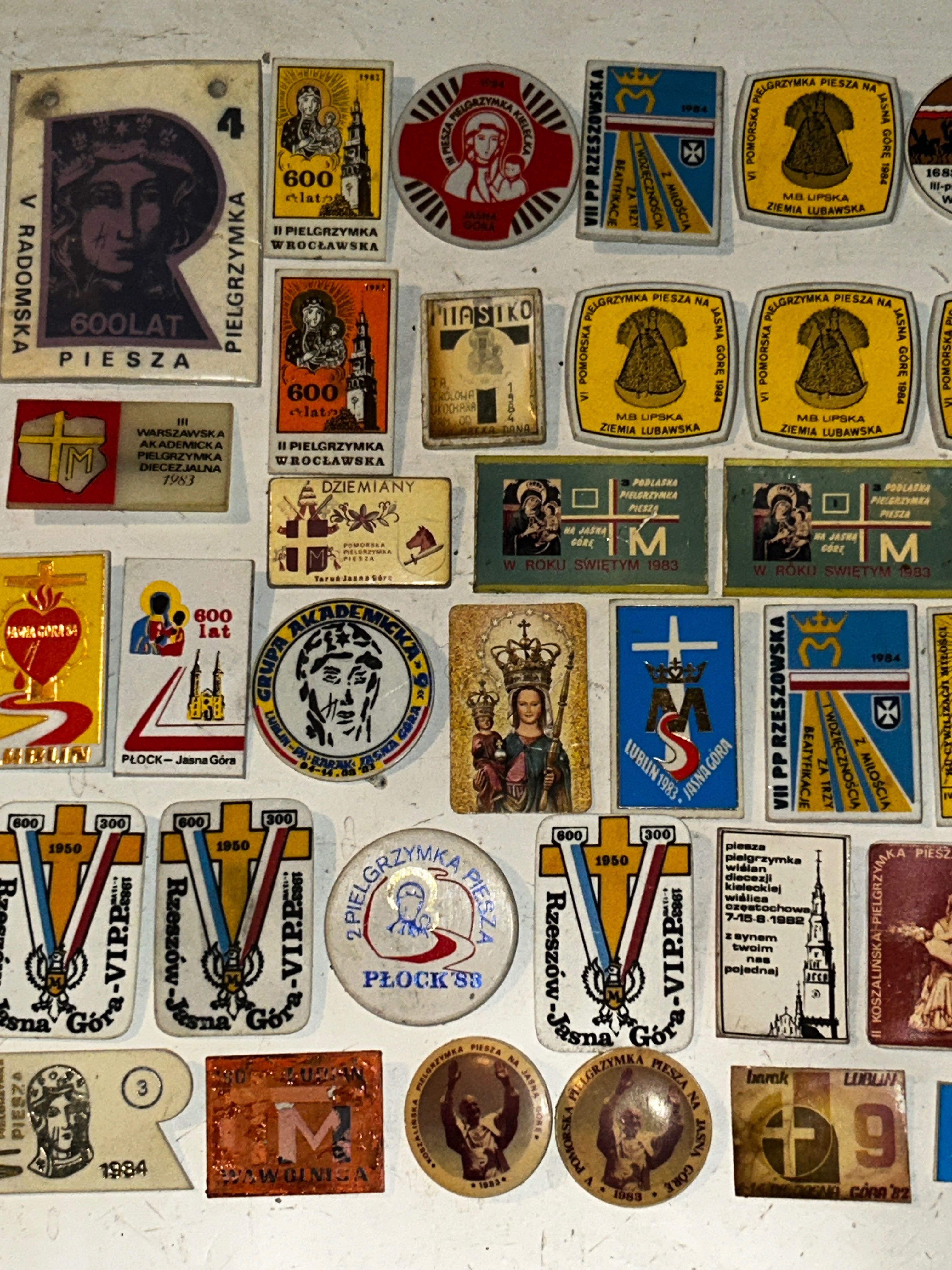 Przypinki PIELGRZYMKI z lat 80-tych