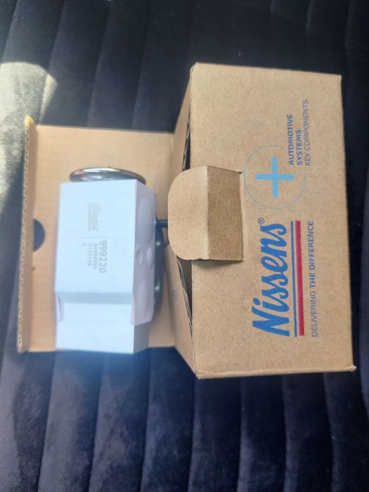 Розширювальний клапан кондиціонера Passat B7