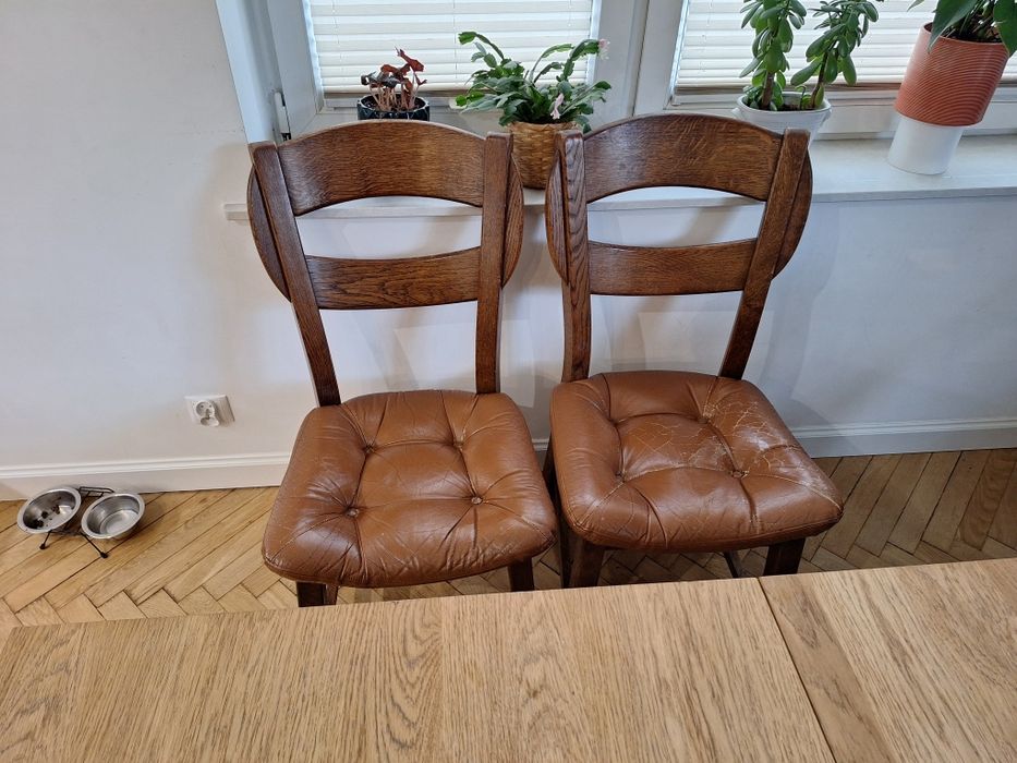 Krzesła tapicerowane, skórzane