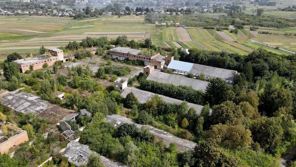 Продам виробничо-складський комплекс, с.Великі Межирічі.