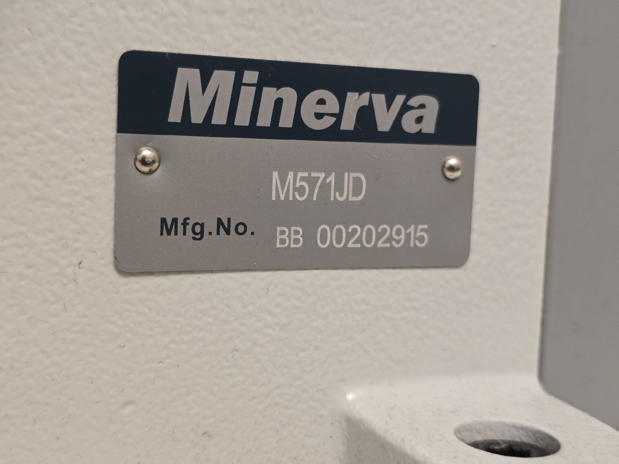 Minerva M571JD промислова розпошивальна машина з економічним вбудовани