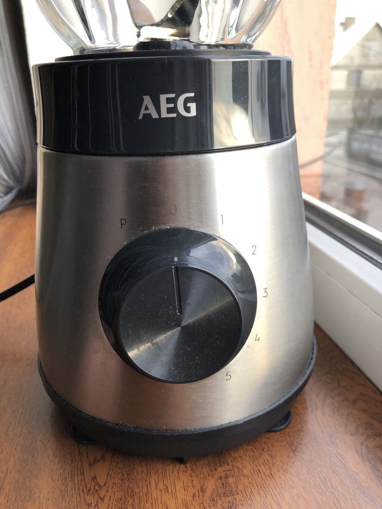 Блендер AEG 800W