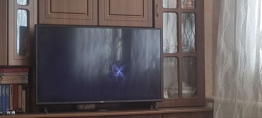 Телевізор Lg 43 розбита матриця
