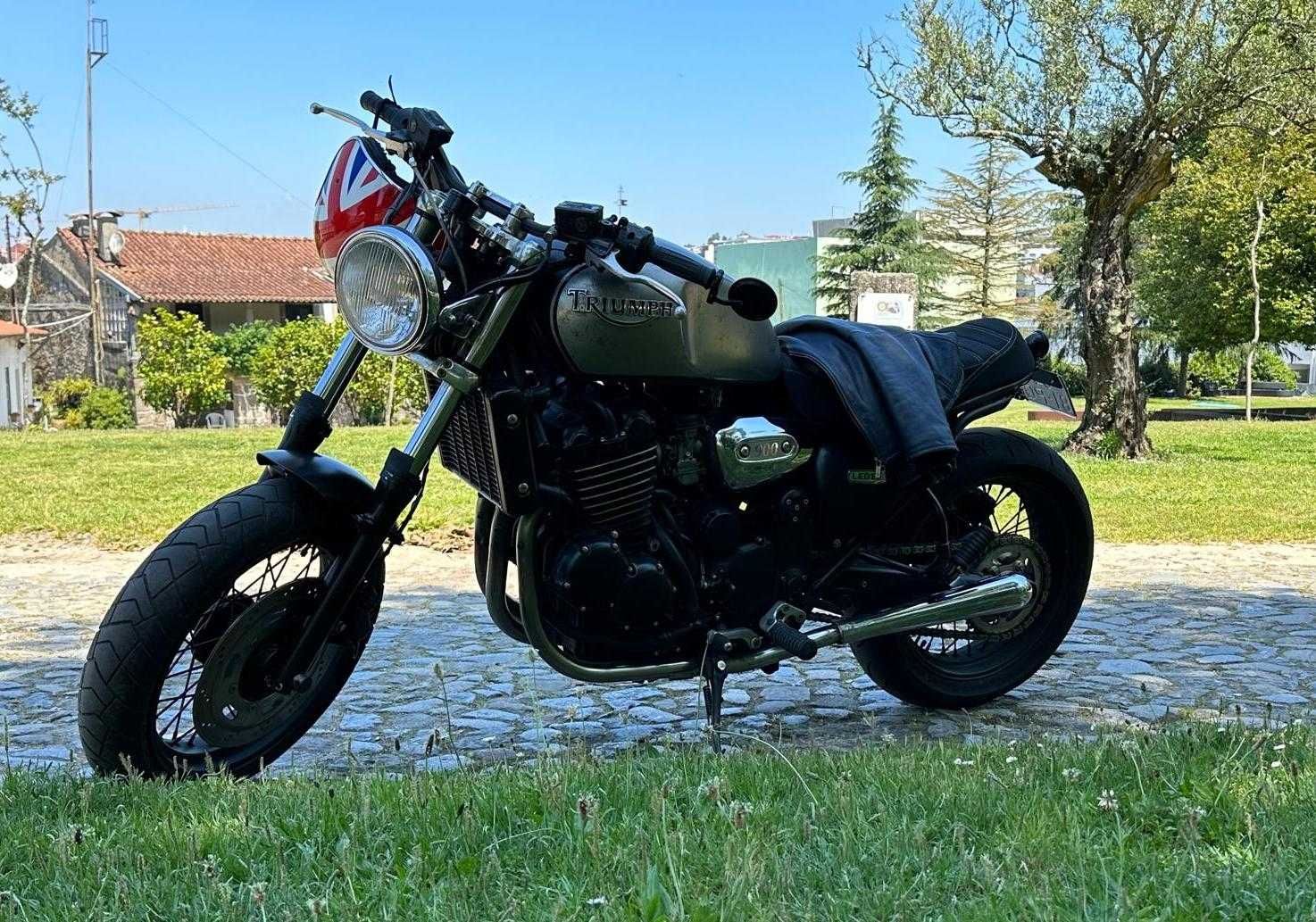 Triumph Legend TT 900