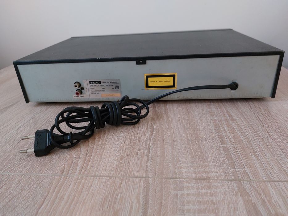 Odtwarzacz CD Teac PD-165 uszkodzony