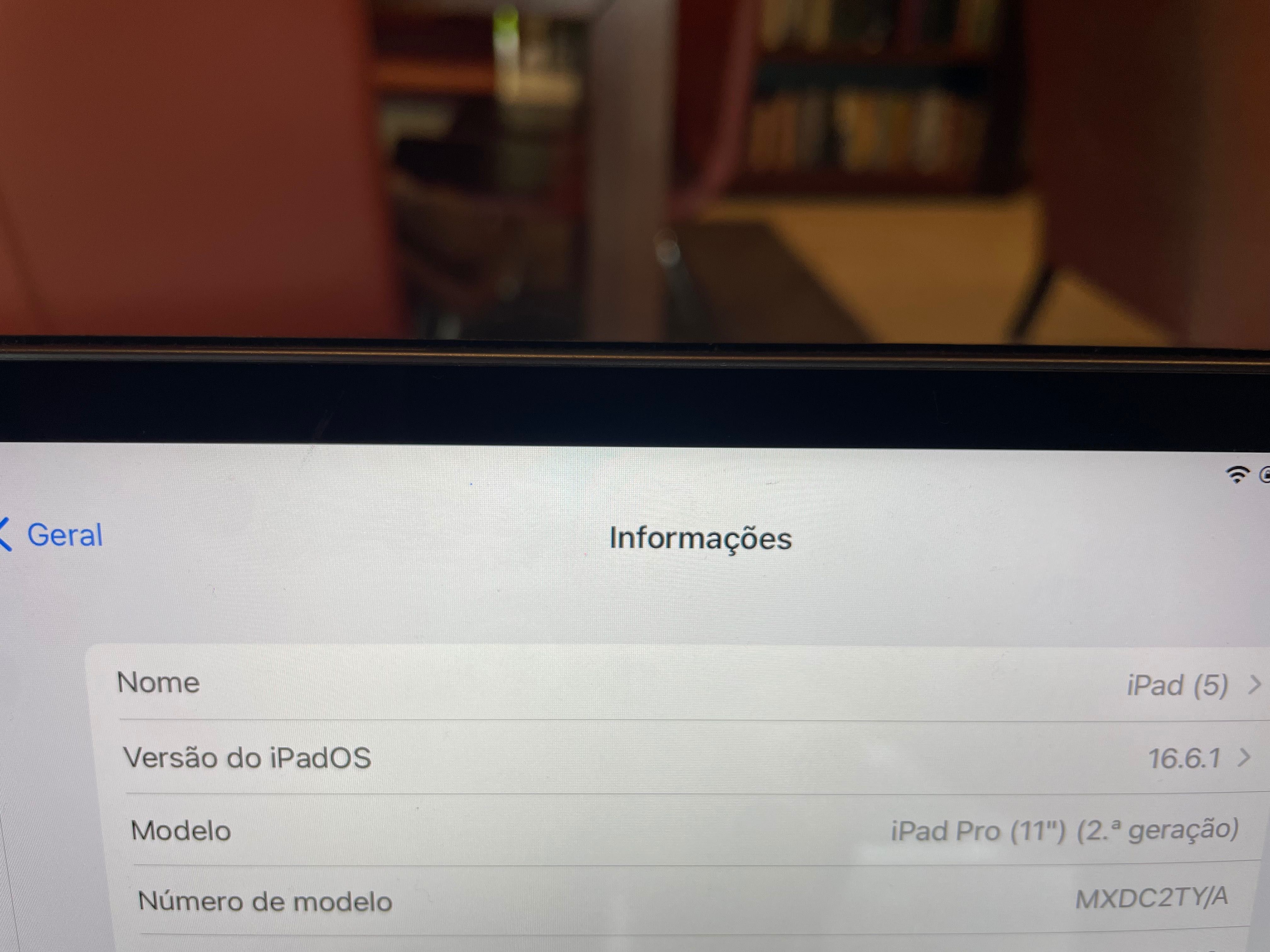 iPad Pro (11´ ) (2.ª geração) com teclado Magic Keyboard