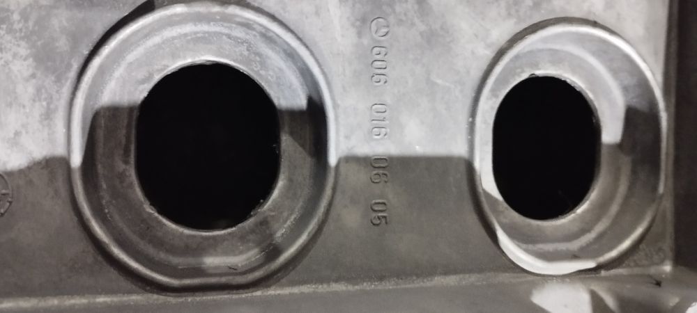 Кришка клапанів, клапанная крышка  Ом 606, 601, м 102, 104, 111 Мерсед