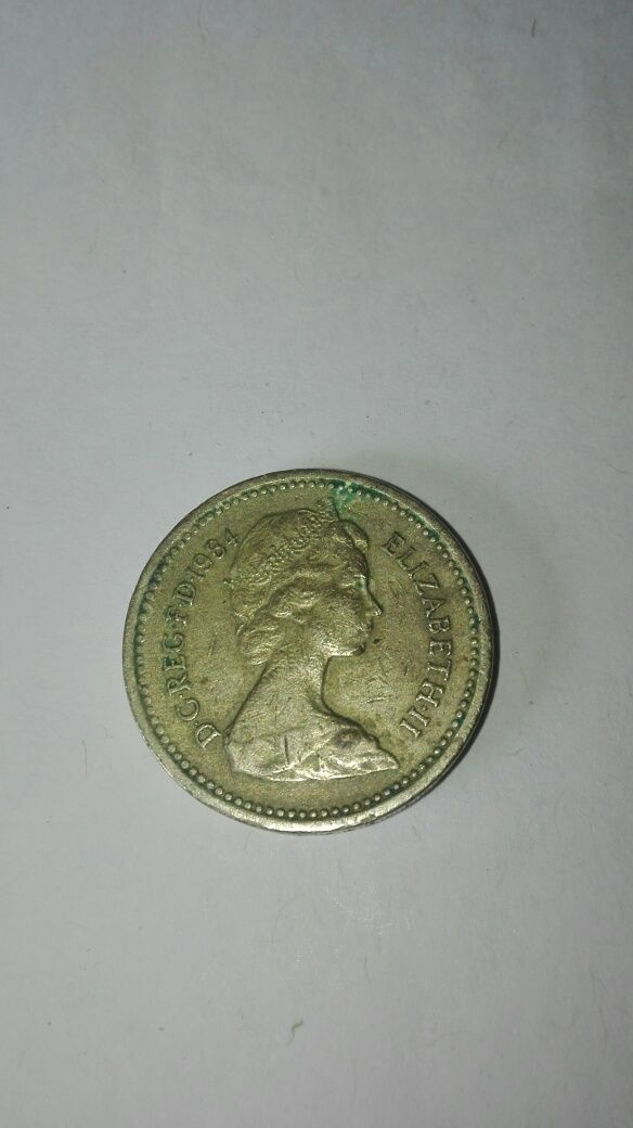 Dwie monety One pound 1983, 1984