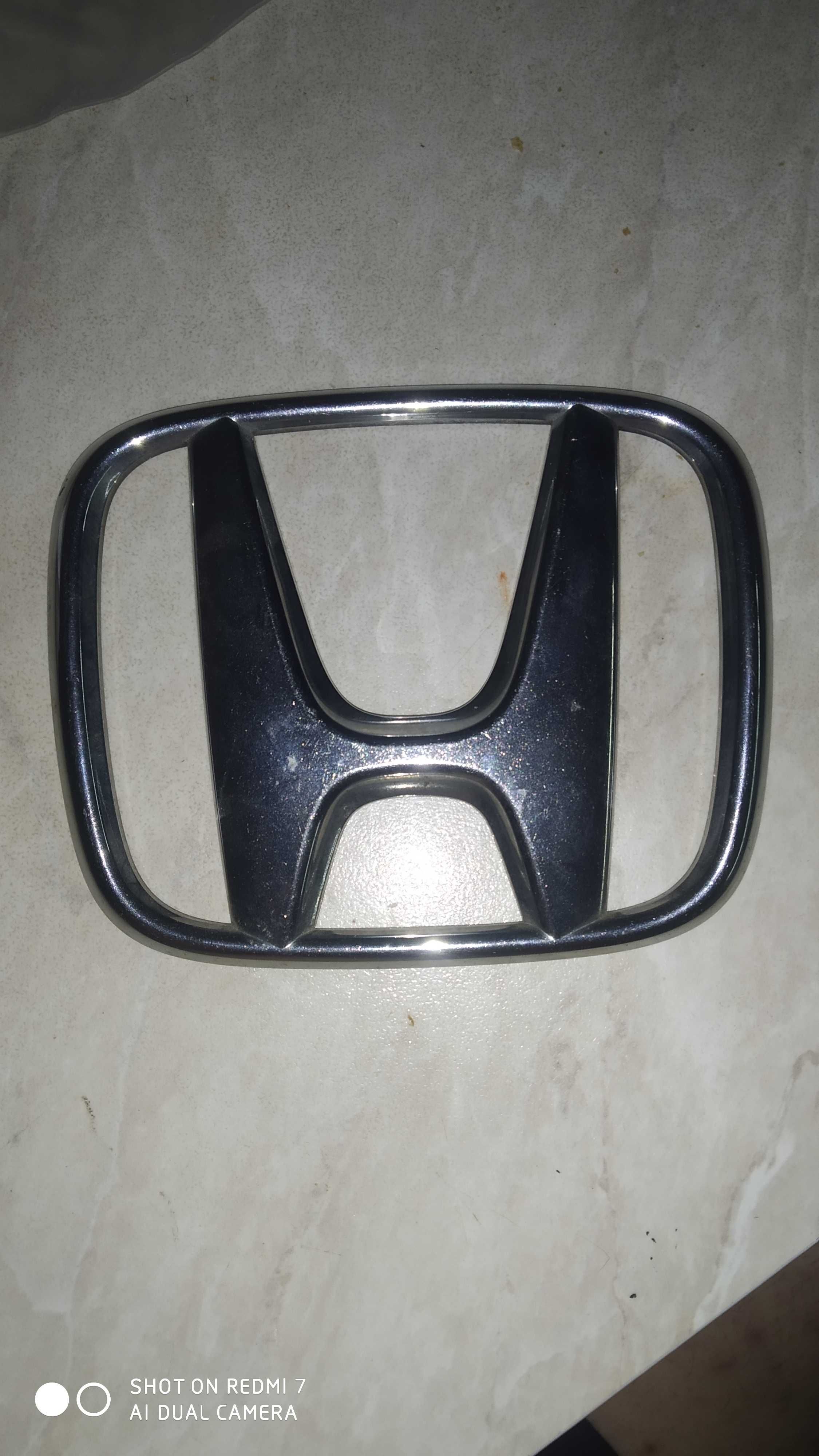 Емблема решітки радіатора Honda CR-V 07-09 рр. Accord з 08р.