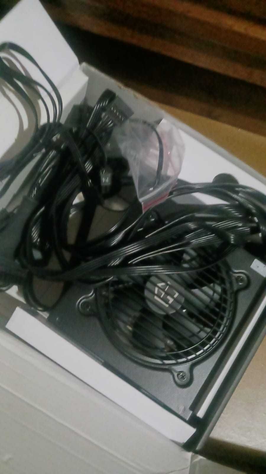 Fonte 80 plus x600w nova na caixa + 1050ti usada