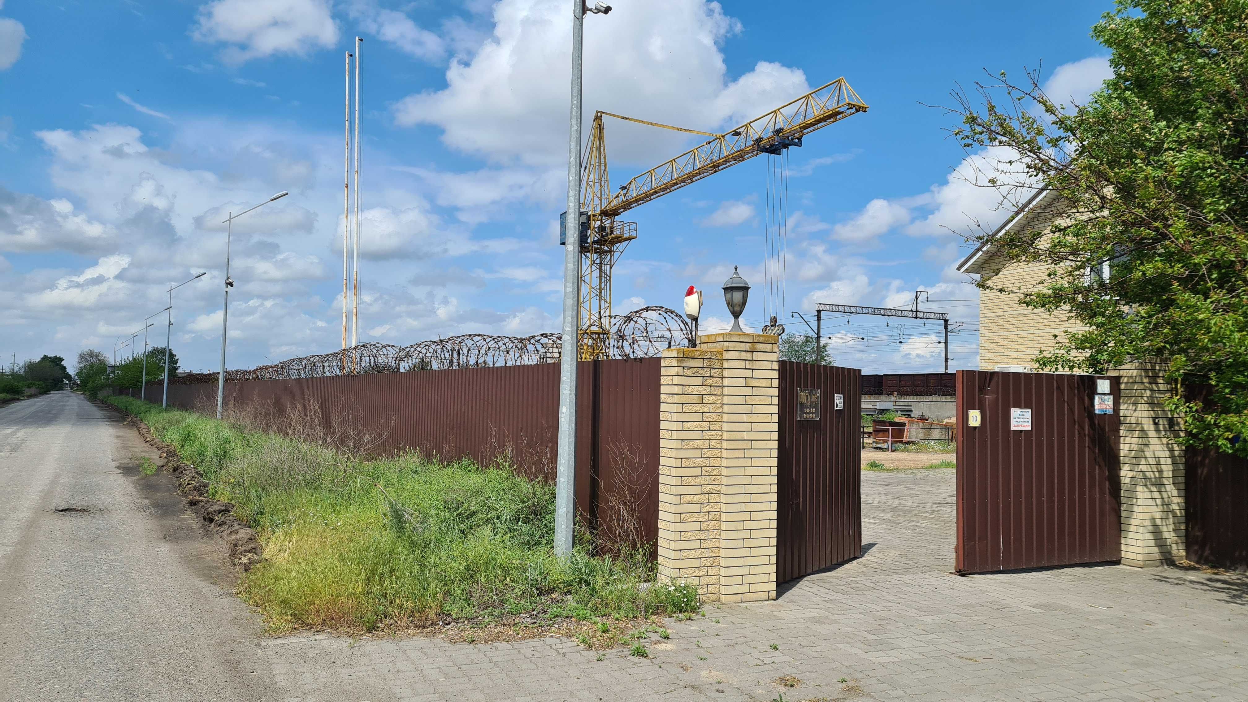Сдам площадку з мостовим краном та зал. кол. 3000 кв.м.