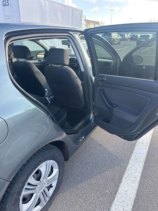 Volkswagen Golf 5 2005 1.6 газ/бенз клімат