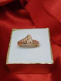 Złoty pierścionek z cyrkoniami, różowe złoto 583, R15 (295)