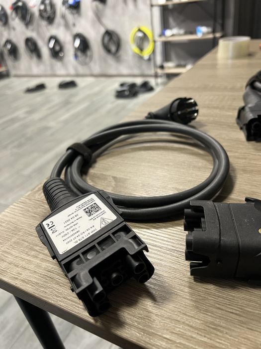 Штекер для оригінального зарядного пристрою Audi e-tron (16A, 3,5 кВт)