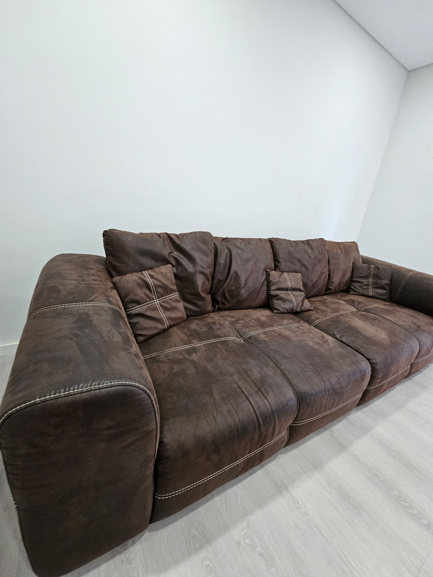 Sofá 4 lugares xl (pele)