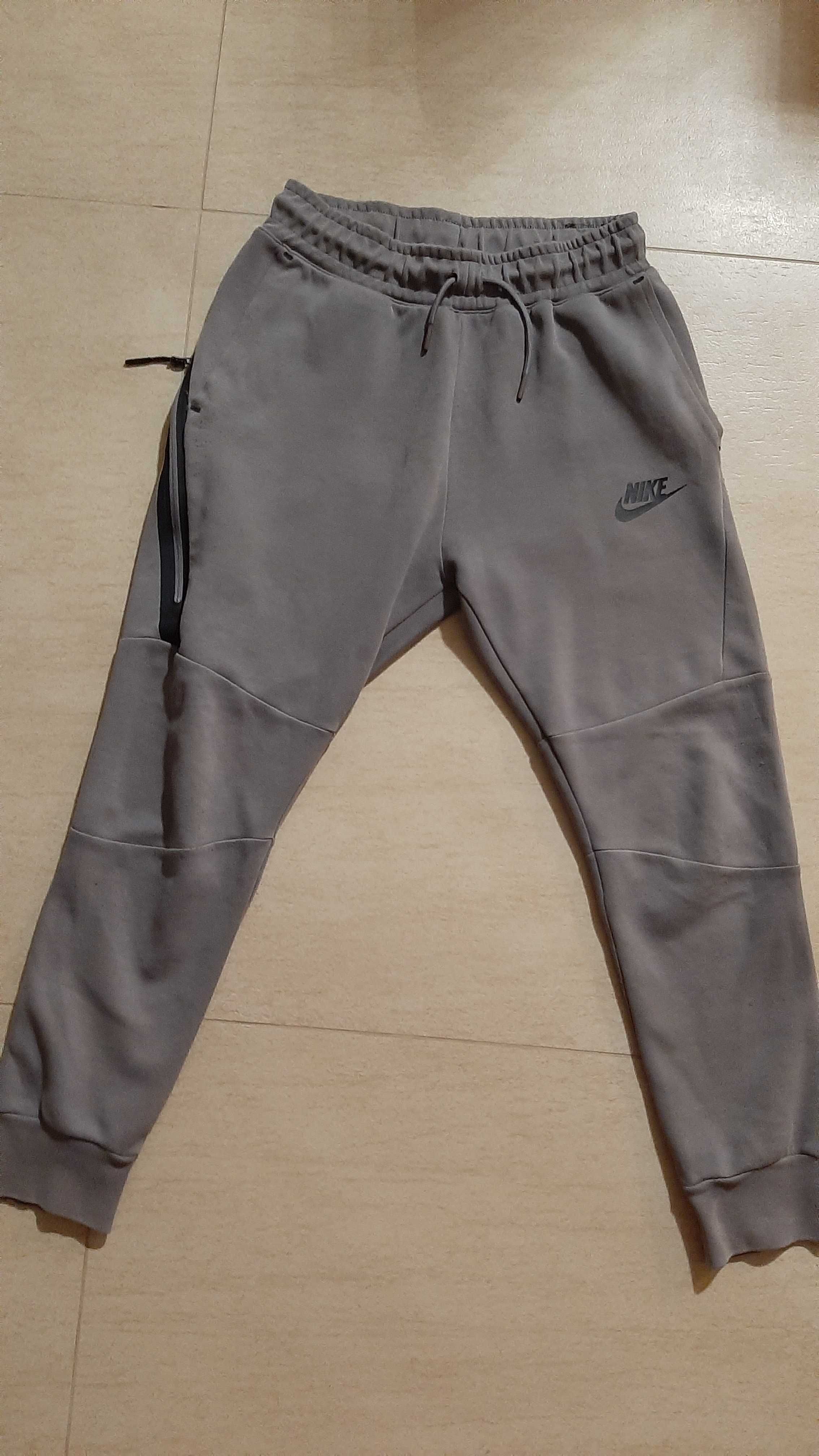 Spodnie chłopięce Nike sportswear tech fleece 023 rozm. 137-147 M
