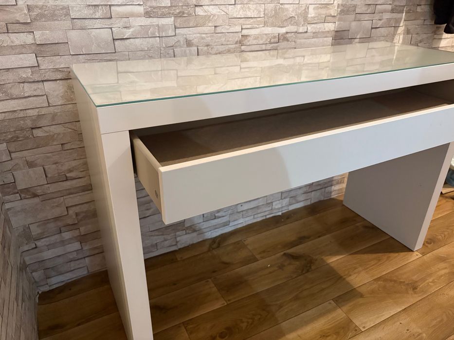 Biała toaletka IKEA