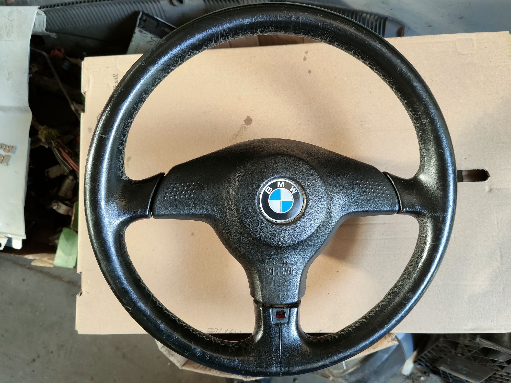 BMW E36 oryginalna sportowa kierownica