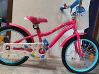 Гарний велосипед для дівчинки