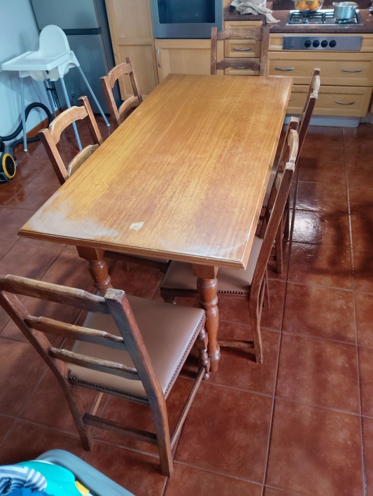 Mesa de jantar+ 6 cadeiras