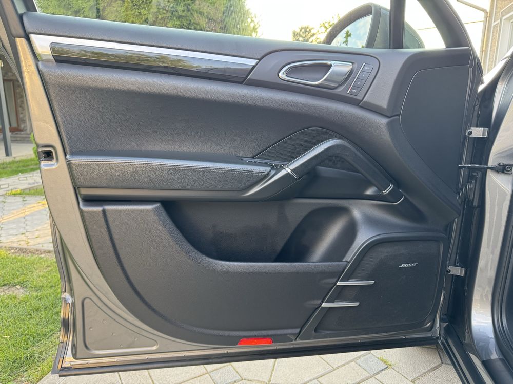Porsche Cayenne 2011р