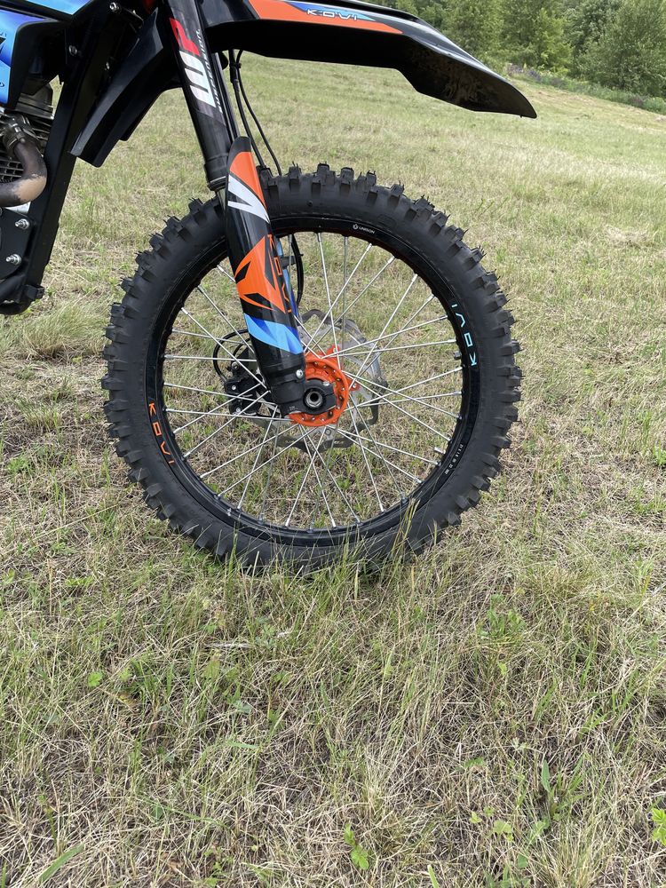 Мотоцкл kovi advance 250
