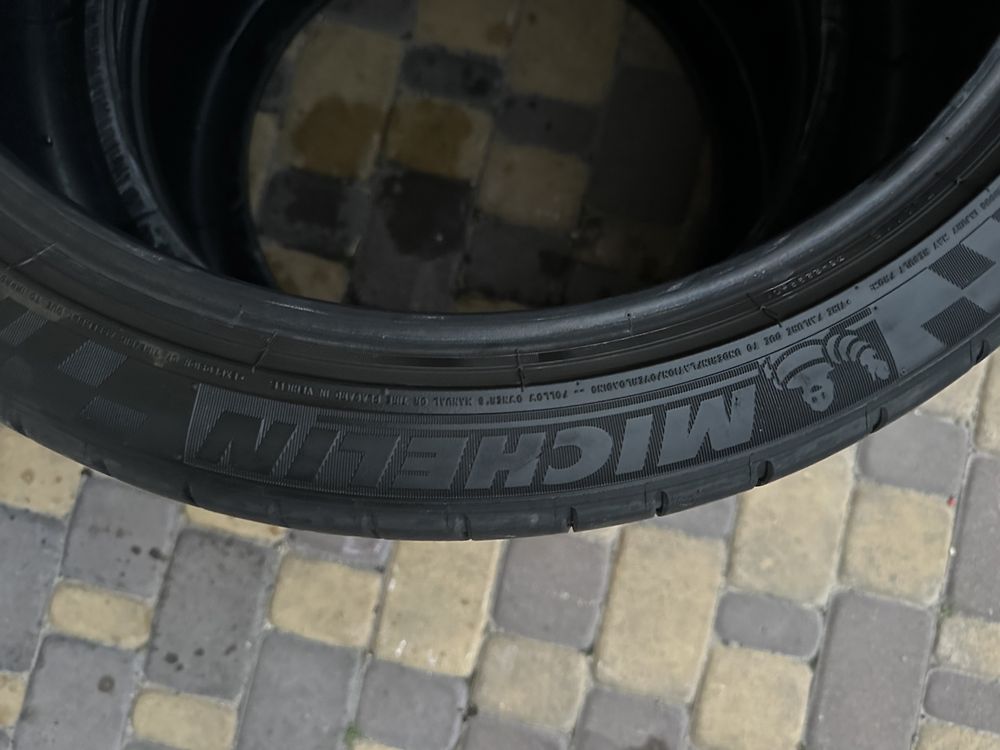 Резина Шини 275 35 R20 Michelin Pilot Super Sport