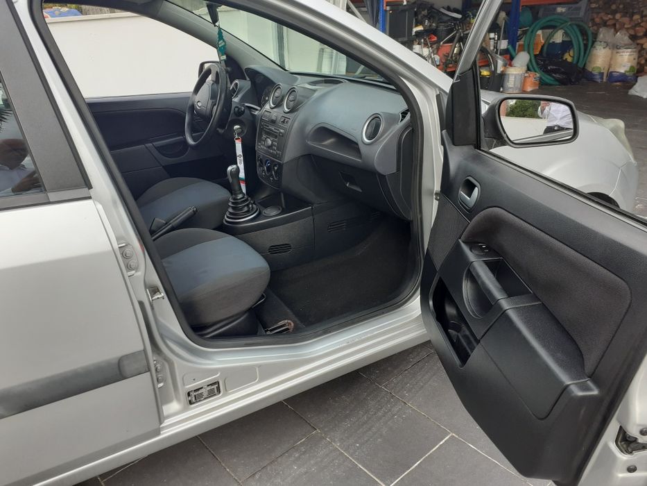 Ford fiesta 1.4 tdci 5 lugares