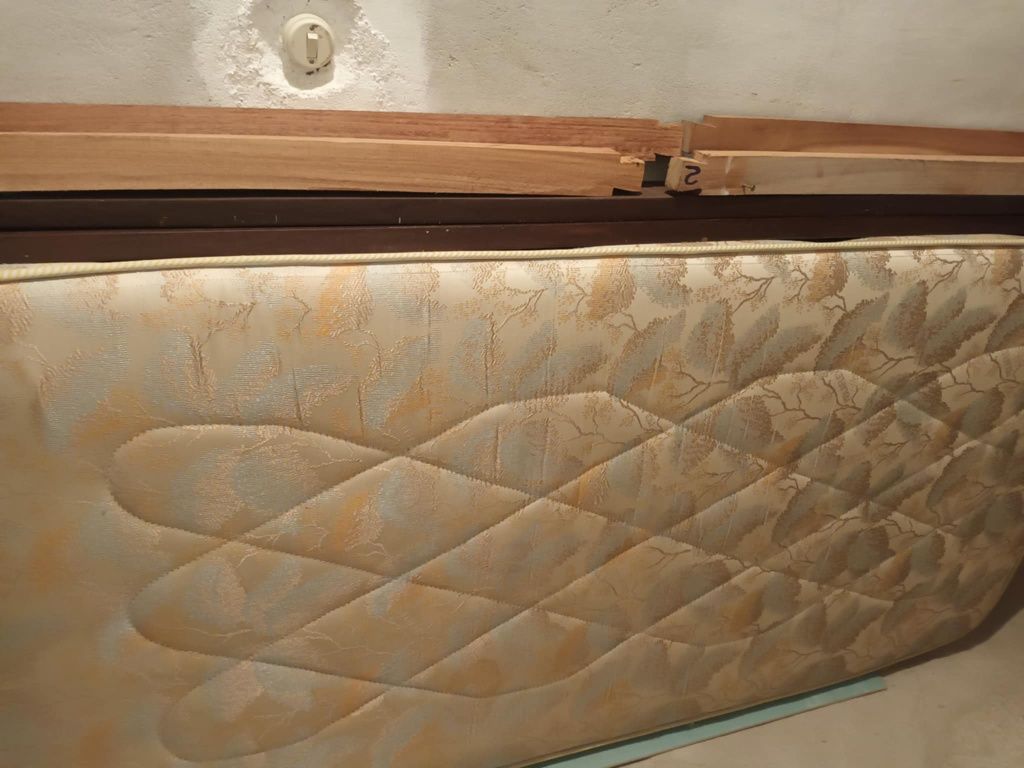 Cama de corpo e meio