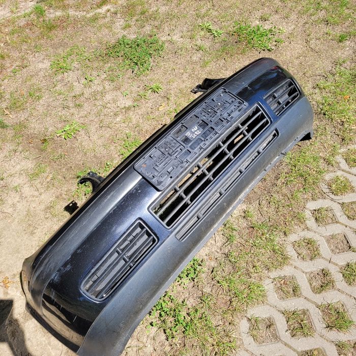 Zderzak przód vw golf IV 2002r kod lakieru LC9Z