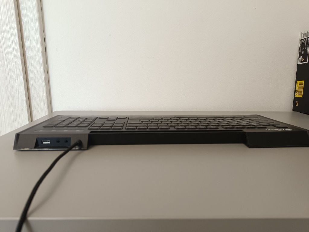Klawiatura membranowa Genesis Lith 400 RGB X-Scissors Switch Czarny
