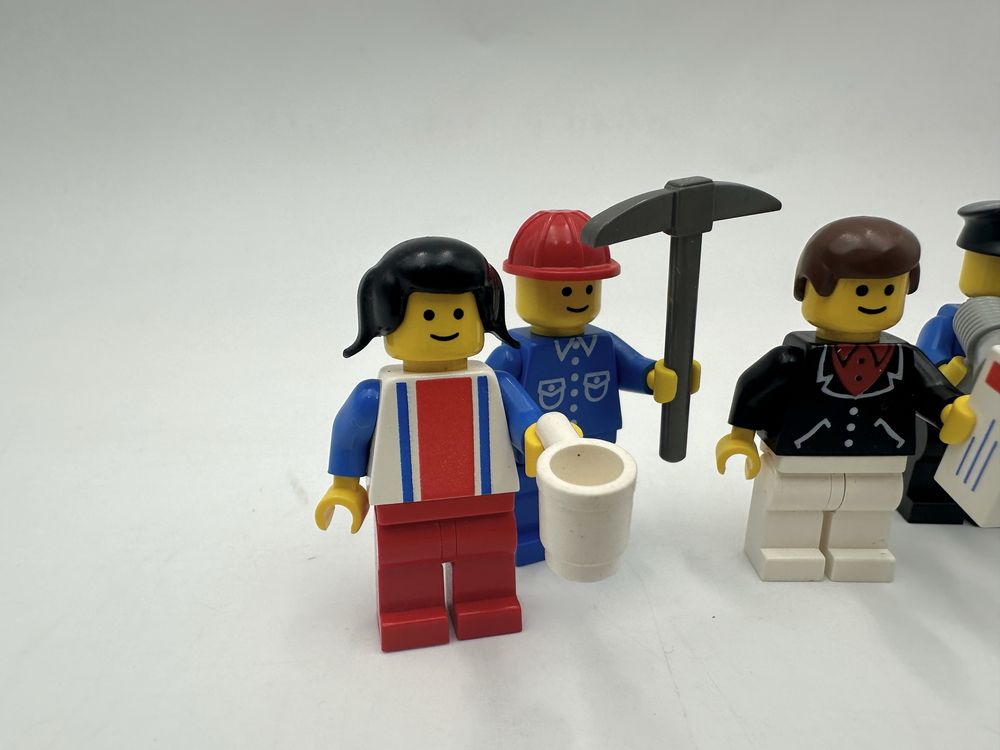 Lego 6302 Town Mini-Figure Set