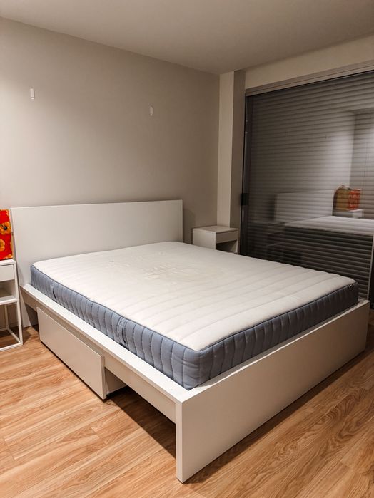 Cama completa IKEA – 160x200 cm (com arrumação)
