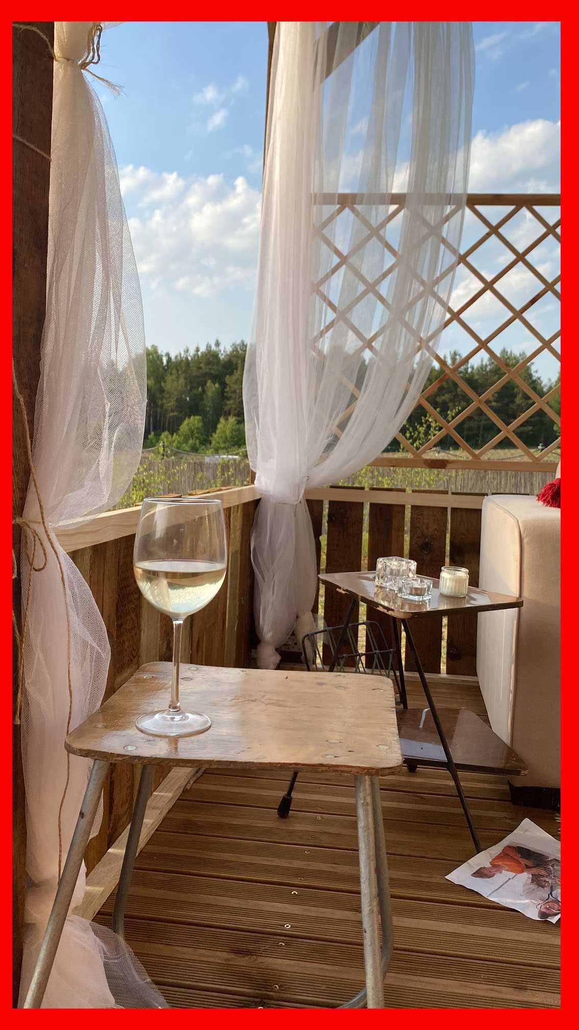 Domek z ogromnym piętrowym tarasem