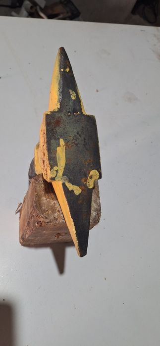 Bigorna pequena antiga