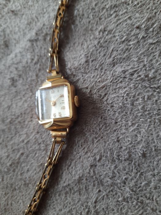 Pozłacany damski zegarek Radziecki Łucz