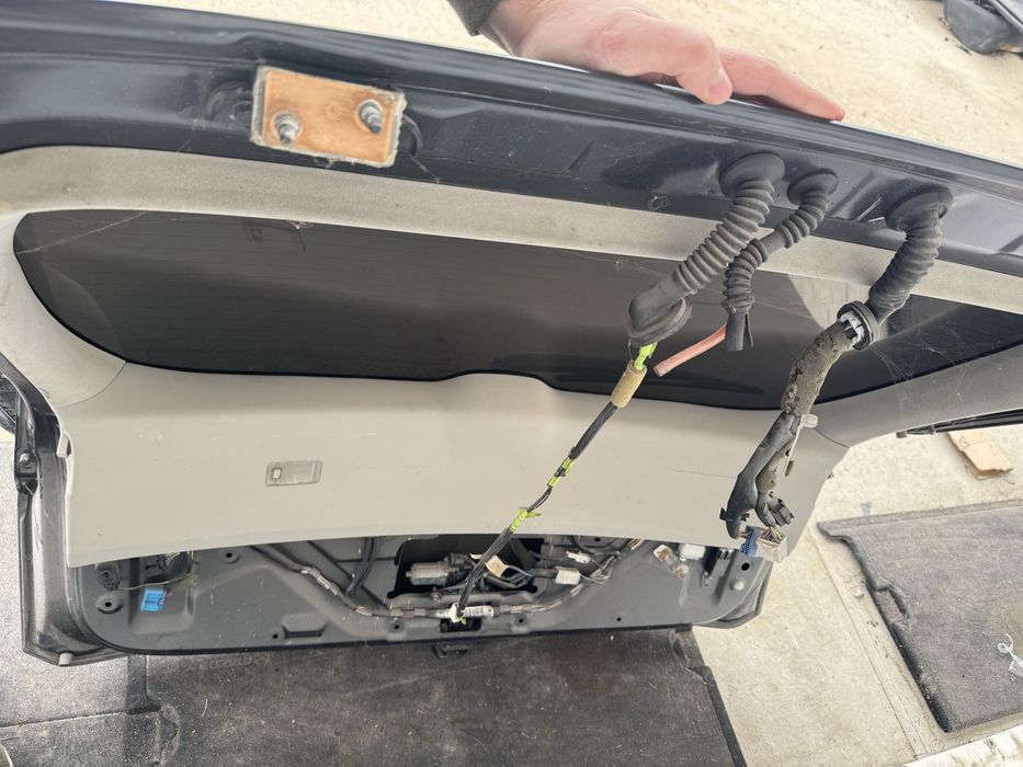 Кришка багажника комплектна Lexus RX 2002 - 2008р